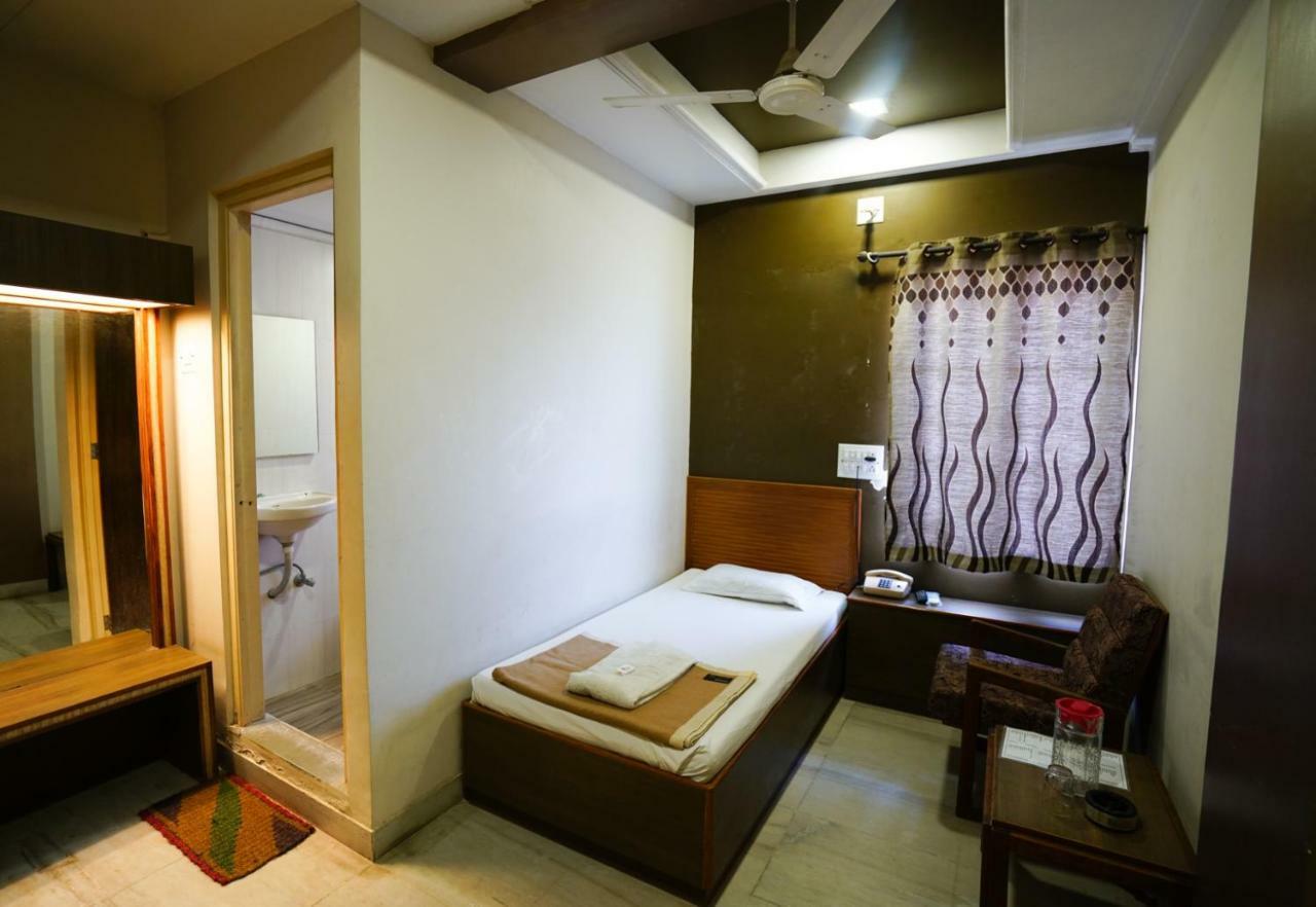 Hotel Ashiana Jāmnagar Εξωτερικό φωτογραφία